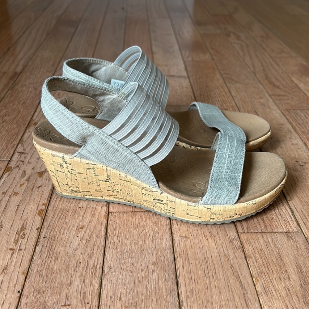 Skechers beverlee smitten kitten wedge sandals luxe foam women’s size 7 taupe